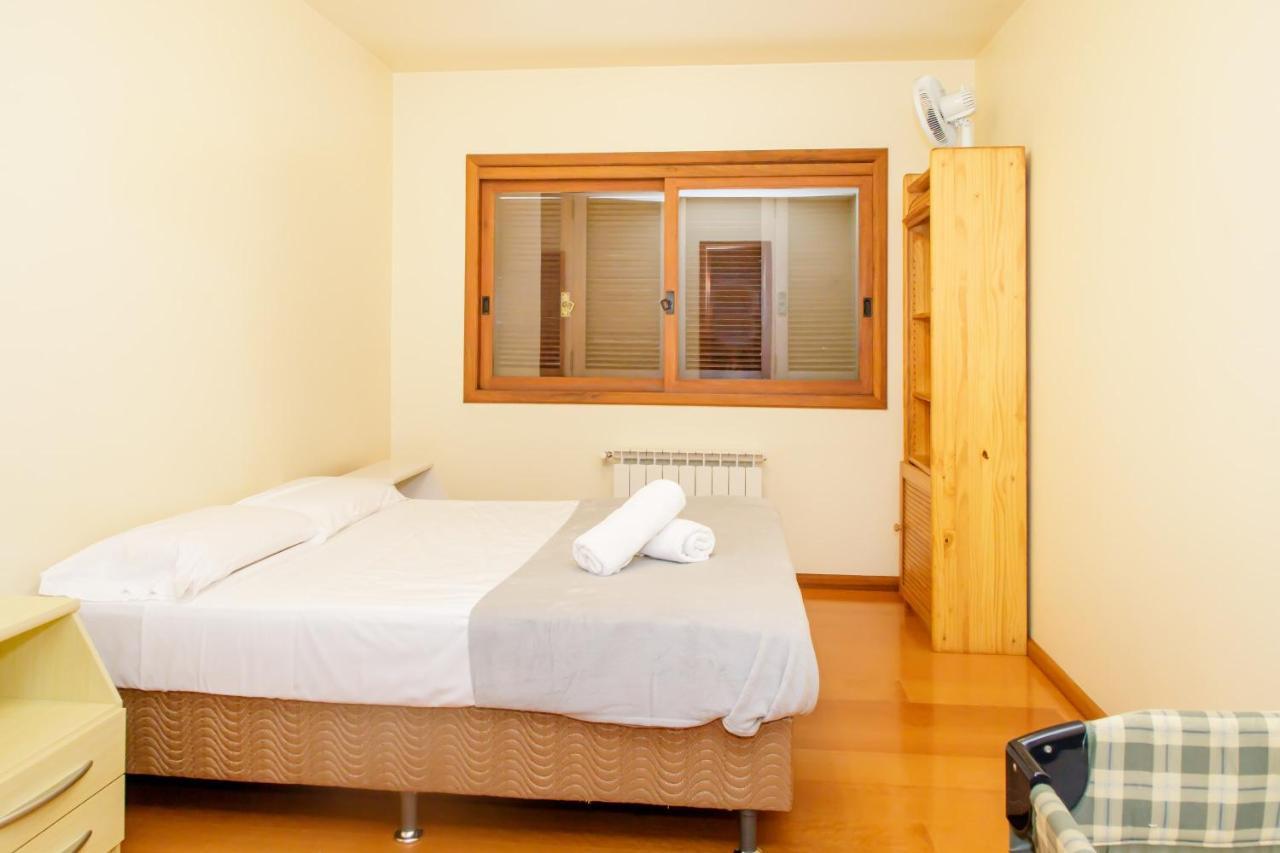 Apartamento amplo e aconchegante na Av das Hortências no centro de Gramado Exterior foto