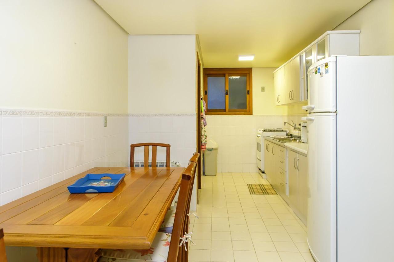 Apartamento amplo e aconchegante na Av das Hortências no centro de Gramado Exterior foto