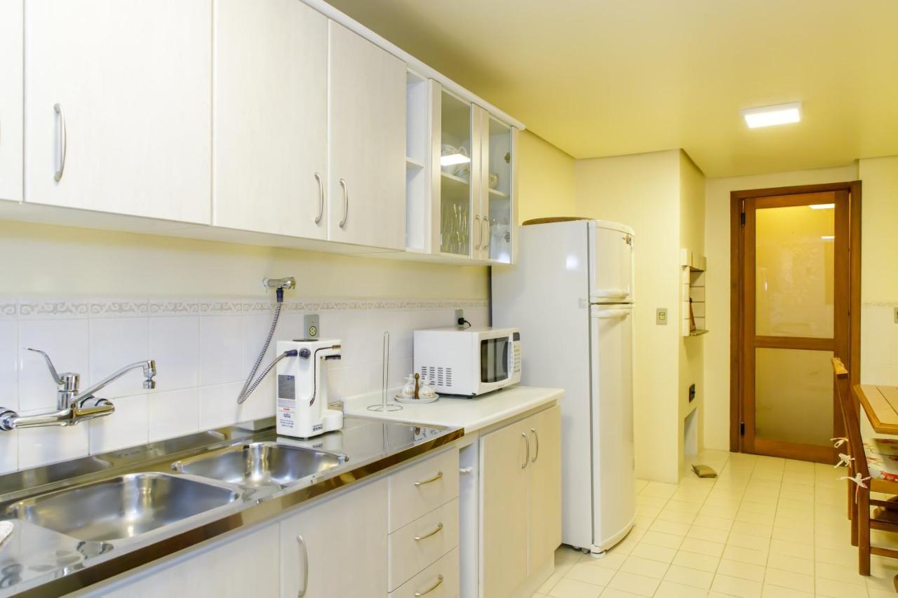 Apartamento amplo e aconchegante na Av das Hortências no centro de Gramado Exterior foto