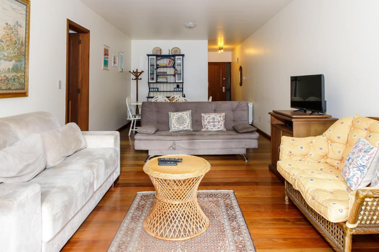Apartamento amplo e aconchegante na Av das Hortências no centro de Gramado Exterior foto
