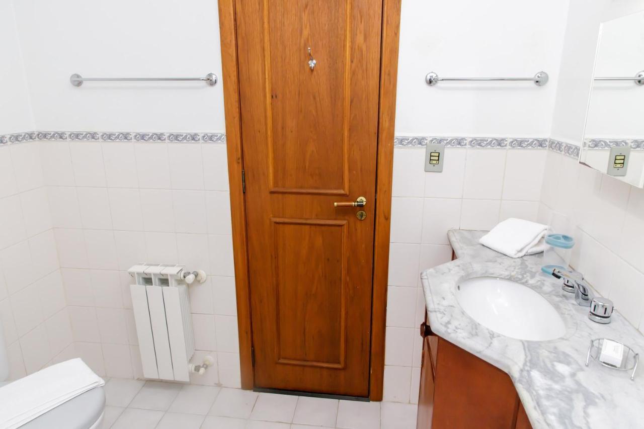 Apartamento amplo e aconchegante na Av das Hortências no centro de Gramado Exterior foto
