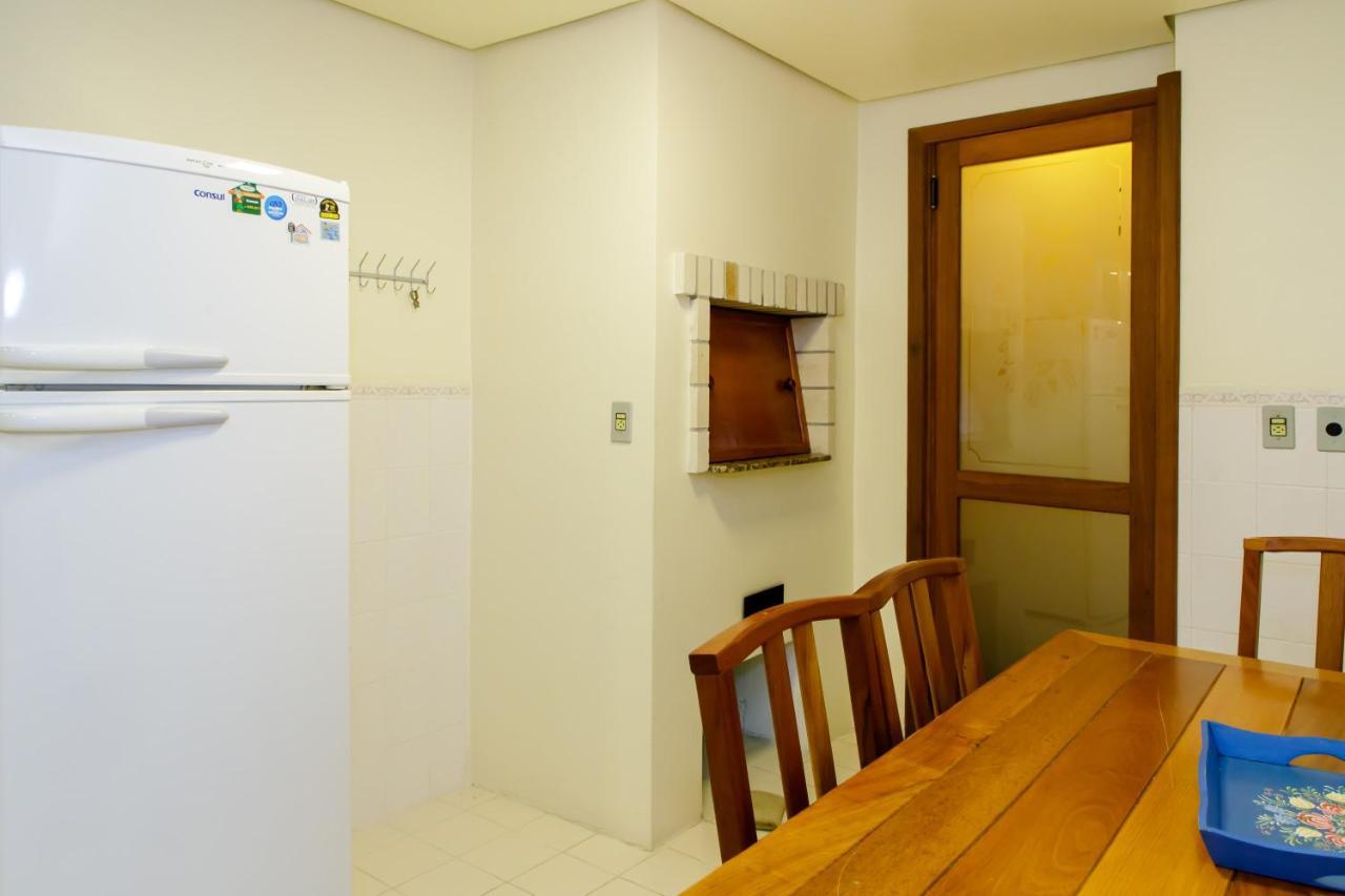 Apartamento amplo e aconchegante na Av das Hortências no centro de Gramado Exterior foto