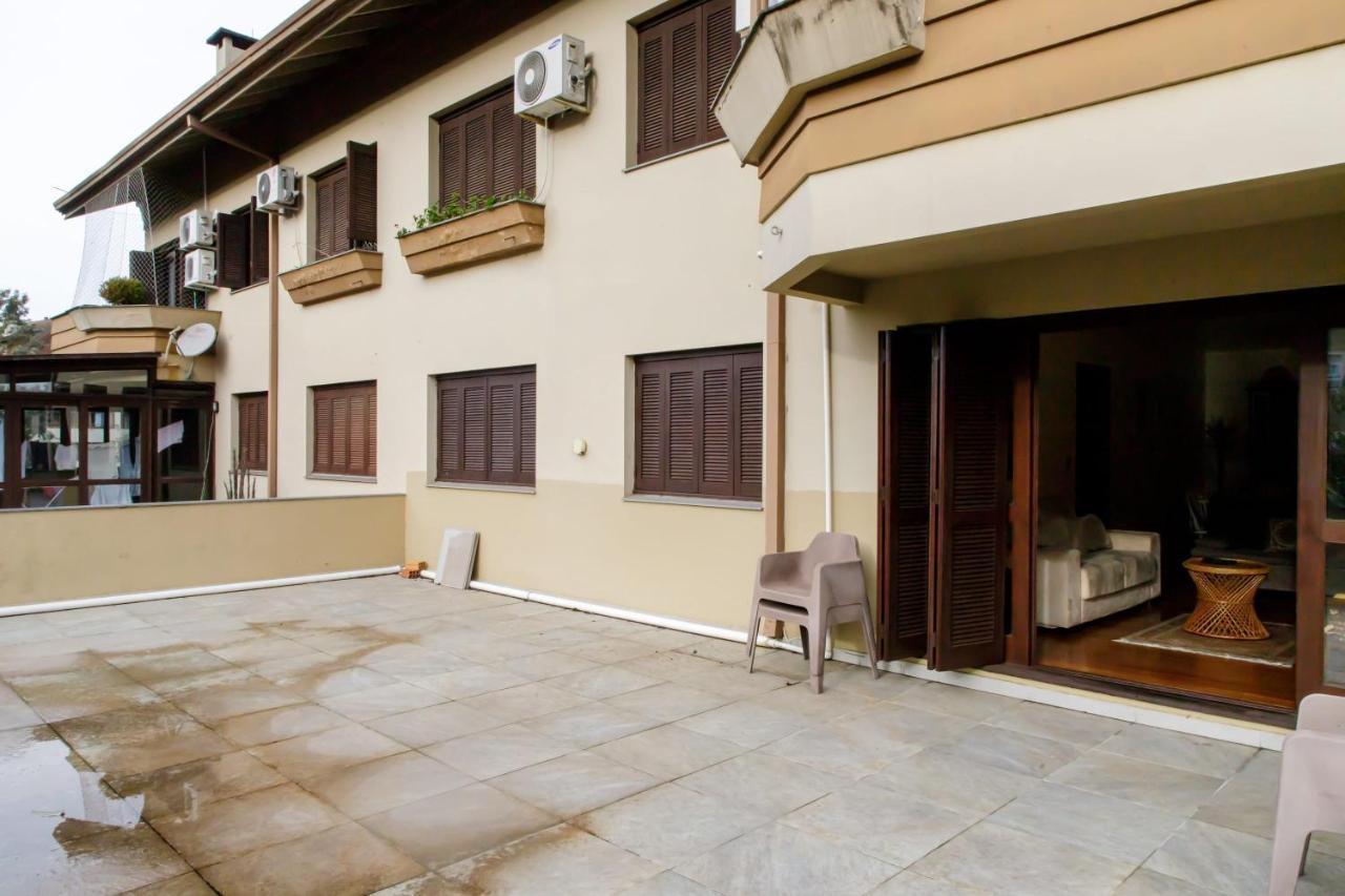 Apartamento amplo e aconchegante na Av das Hortências no centro de Gramado Exterior foto